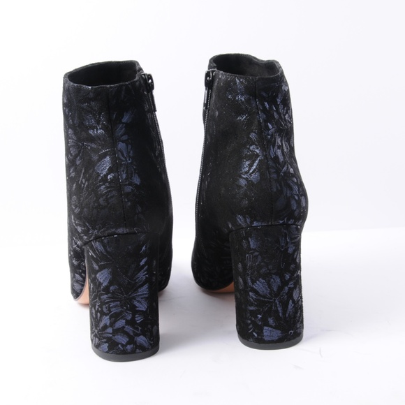 Chie Mihara Elegant Ankle boot in Flower Designed - Picture 5 of 5